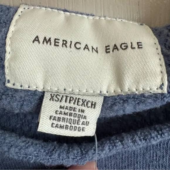 American Eagle Outfitters Soft Blue Graphic Cropped Sweatshirt - Picture 2 of 5